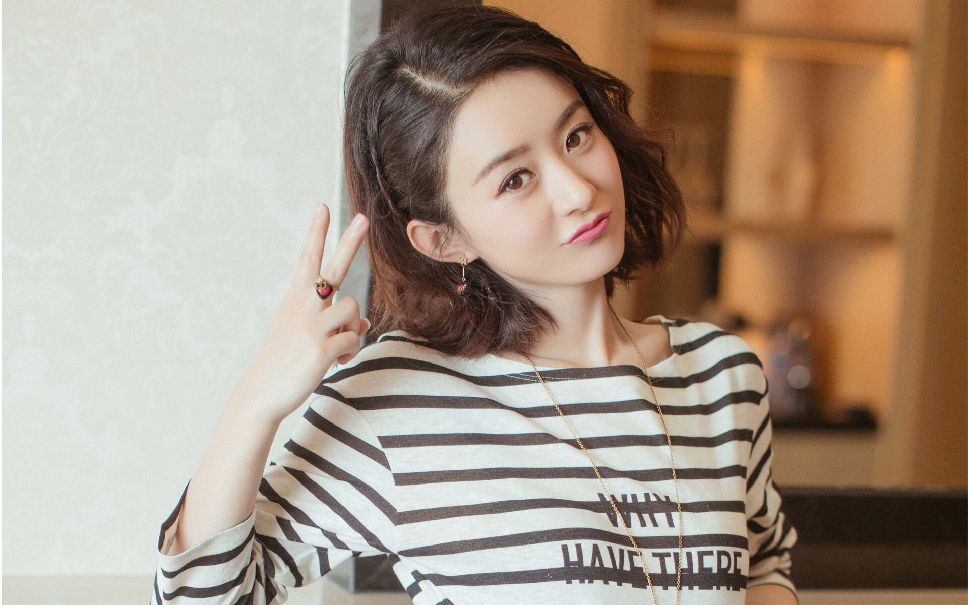 惊险或喜悦:比赛中的突发意外,惊险和刺激的意思一样吗