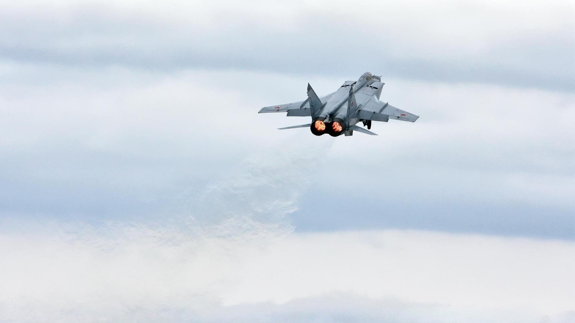 世界青年游泳比赛中国队多人摘金,世界青年游泳记录