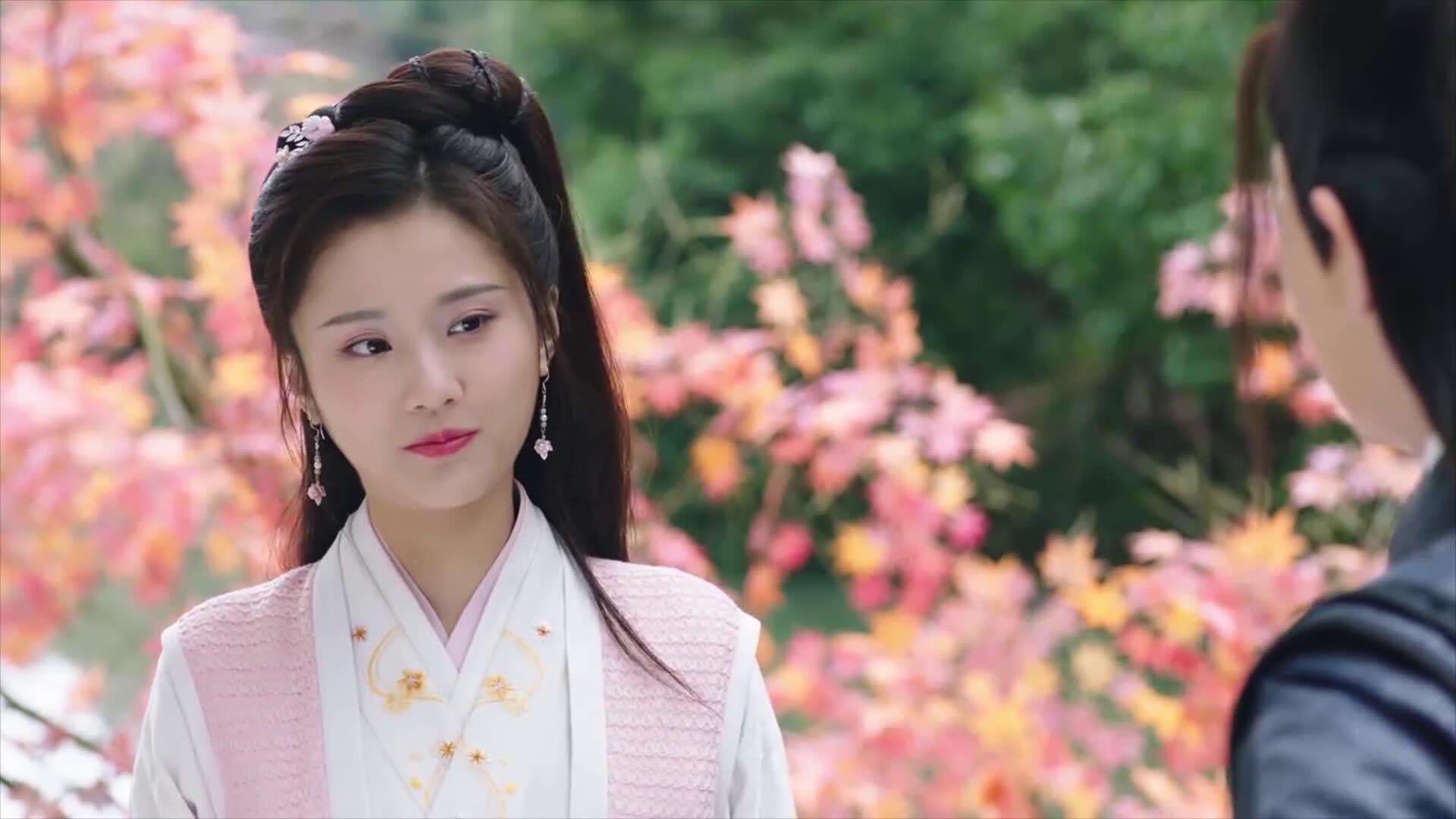 朱婷主动担任训练志愿协助教练带队,朱婷训练营