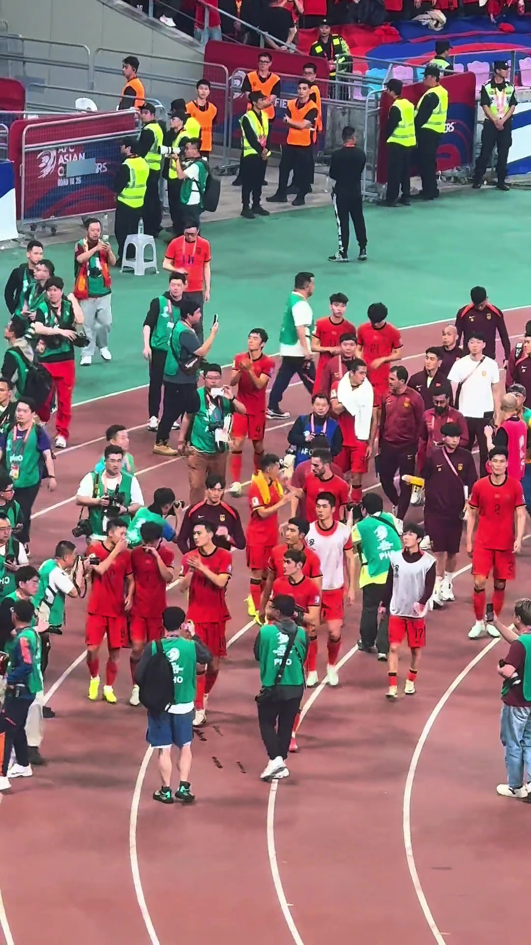 讲述历史：百年中国足球的成就与遗憾的简单介绍