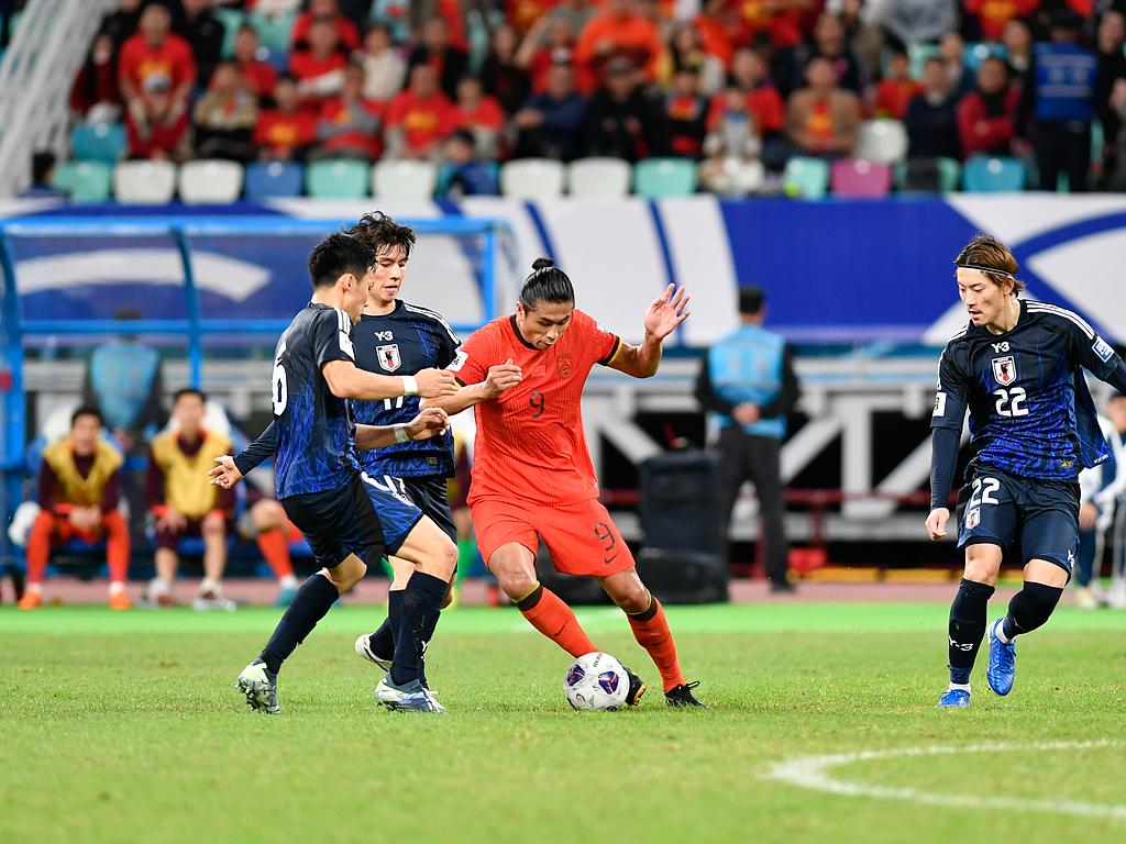 包含中国女子足球的挑战与机遇：进军全球舞台的词条